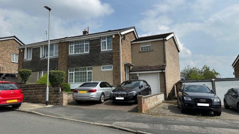 View Full Details for Leaventhorpe Lane, Bradford