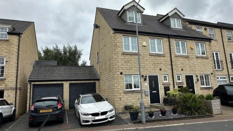 View Full Details for Far Highfield Close, Idle, Bradford